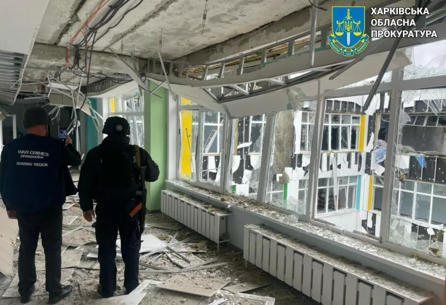 Здание лицея в Старом Салтове после атаки, 6 апреля 2024 года