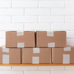 Стос картонних коробок для міжнародної доставки Etsy